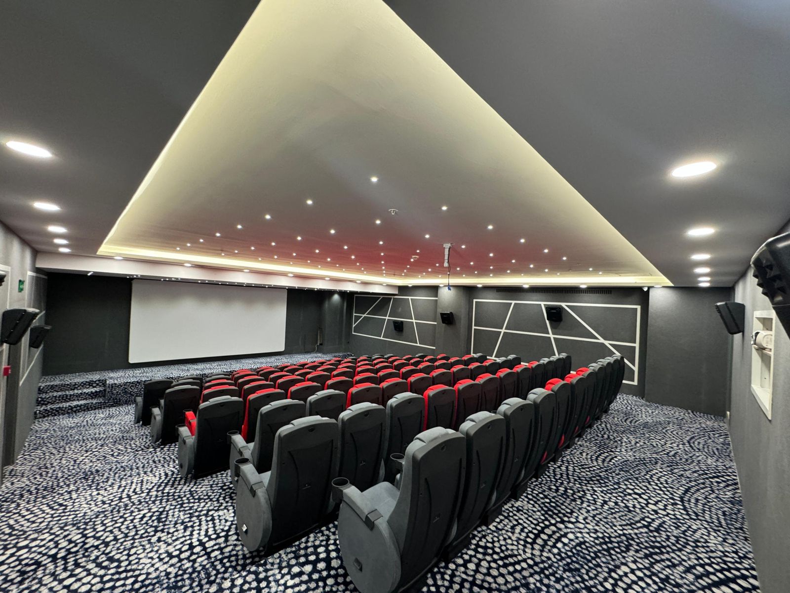 سینما نولان اکسلسیور